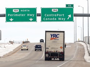Traffic on the west Perimeter highway at the CentrePort Canada Way exit in Winnipeg on Wed., April 14, 2021. KEVIN KING/Winnipeg Sun/Postmedia