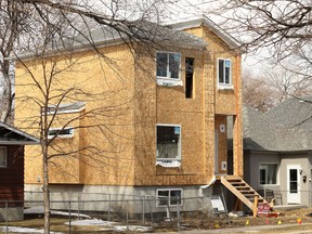 An infill housing construction project in the St. James area of Winnipeg on Mon., April 19, 2021. KEVIN KING/Winnipeg Sun/Postmedia Network
