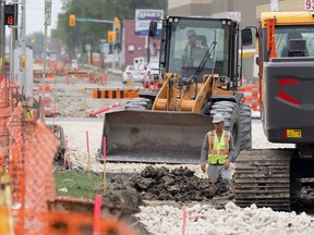 Road construction work on Wall Street near Ellice Avenue in Winnipeg on Wed., May 19, 2021. KEVIN KING/Winnipeg Sun/Postmedia Network