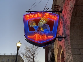The King’s Head Pub in Winnipeg’s Exchange District is struggling with a significant shortage of workers. Dec. 9, 2021.  James Snell/Winnipeg Sun