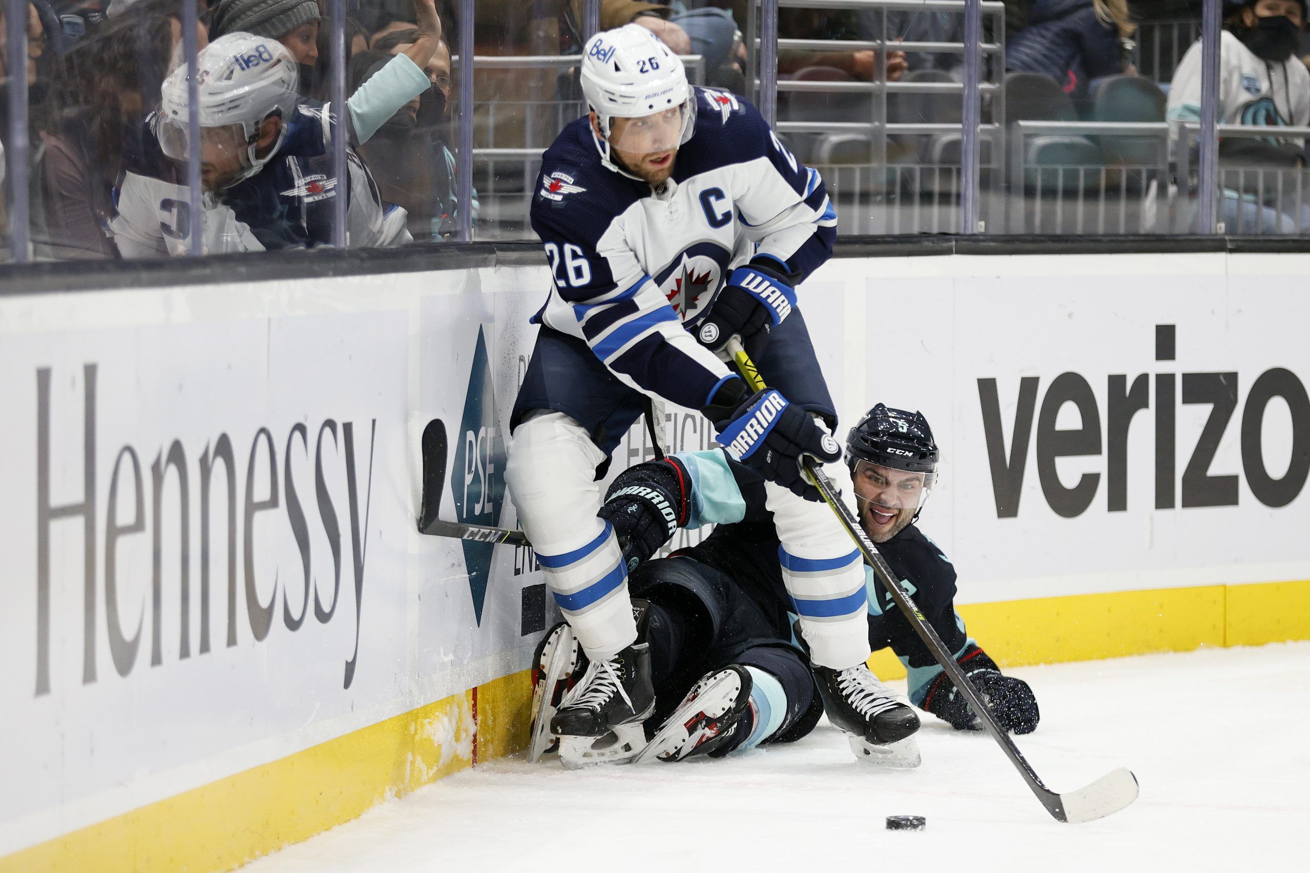 Jets defenceman Nathan Beaulieu exits game vs. Stars