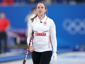 Rachel Homan looked like the teachers on Friday, making wise decisions and using precise execution to record two wins in an intense Olympic mixed doubles competition.