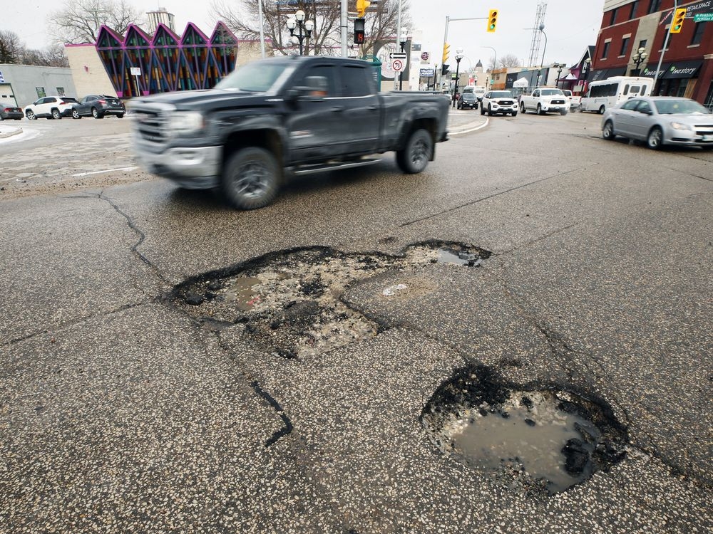 Winnipeggers Grapple With Potholes As Wet Weather Continues Winnipeg Sun