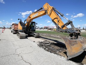 Preliminary work began on the intersection reconstruction on Deacon’s Corner, the Trans-Canada Highway at PR 207, on Tues., May 10, 2022. Work is expected to last into October. KEVIN KING/Winnipeg Sun/Postmedia Network