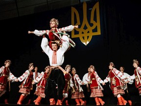 Культурний танець у Павільйоні Фольклорами Україна - Київ.