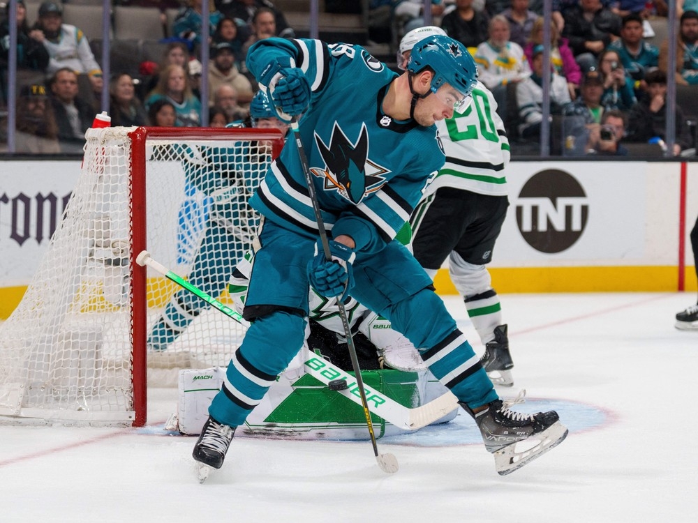 Timo Meier shines amid trade rumors as Winnipeg Jets GM looks on