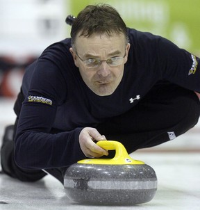 Dean Dunston, présenté ici en 2008, est un habitué des championnats régionaux masculins de curling depuis de nombreuses années et reviendra jouer dans l'événement à Neepawa cette semaine.