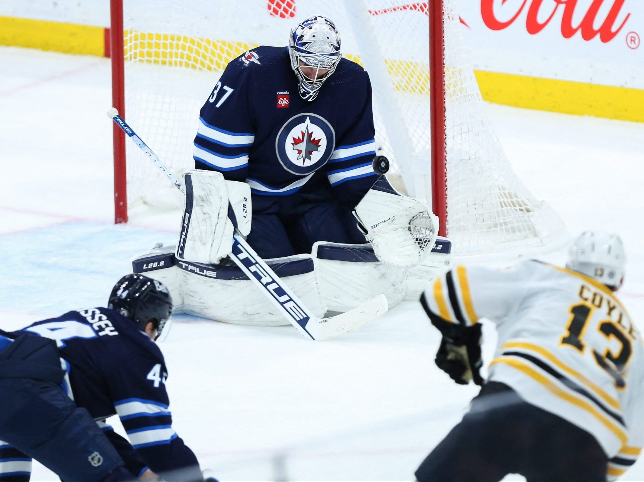 NHL players not high on Winnipeg, or its Jets
