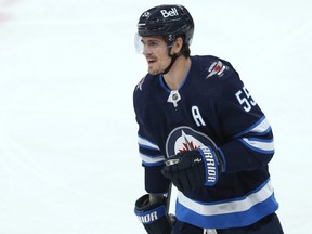 Winnipeg Jets centre Mark Scheifele left Game 4 of the series against the Vegas Golden Knights with a possible hand injury on Monday.