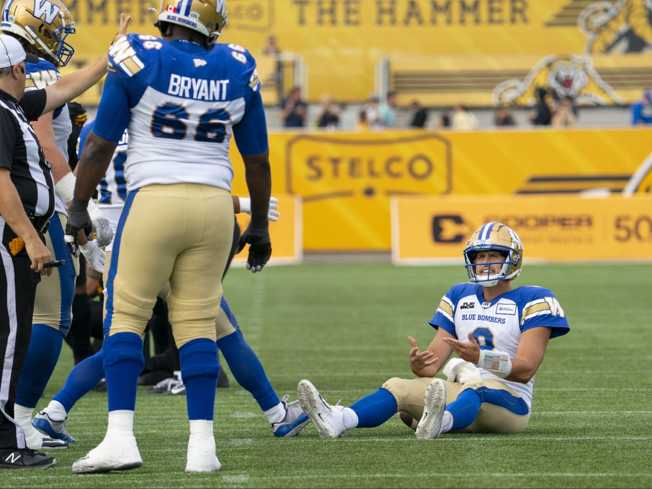 CFL playoffs: Bombers beat Roughriders on pass off goal post