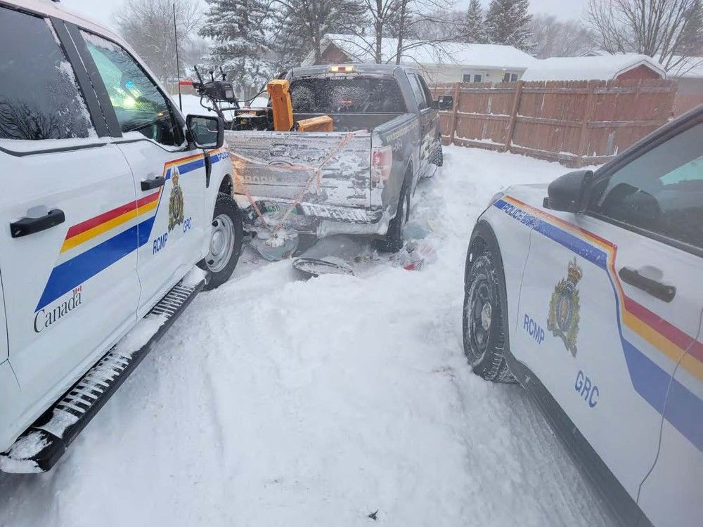 Charges Laid After Stolen Truck Rams Rcmp Vehicles In Steinbach Winnipeg Sun 1871