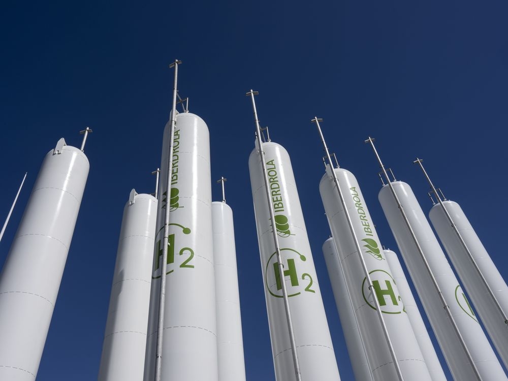 Newfoundland's Innovative Wind-to-Hydrogen Project Eyes Data Centre Amid Energy Market Challenges